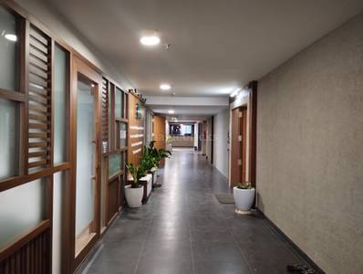 Rent Commercial Office Space in Privilon Iscon,Ahmedabad - 1700 Sq-ft Iscon