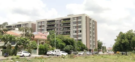 3445 Sq-ft 4 BHK Flat