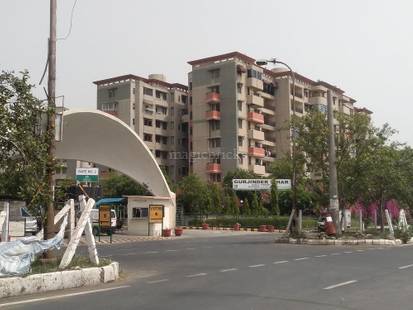 Awho Gurjinder Vihar In Chi 2 Price Rs 35 Lacs Onwards You can see african students everywhere in greater noida and believe me they don't cause any problems for anyone.