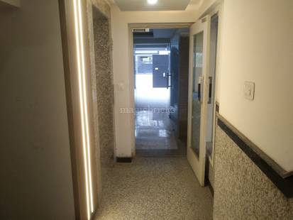 Buy 4 BHK Flat in Sector 48