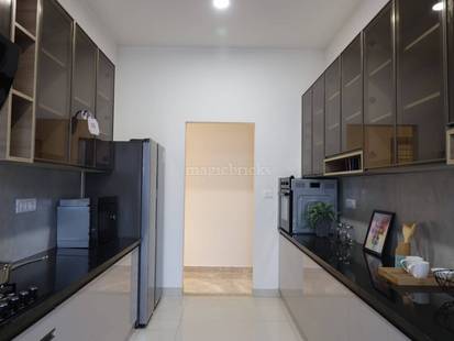 Buy  4 BHK  Villa in  Sholinganallur   Chennai