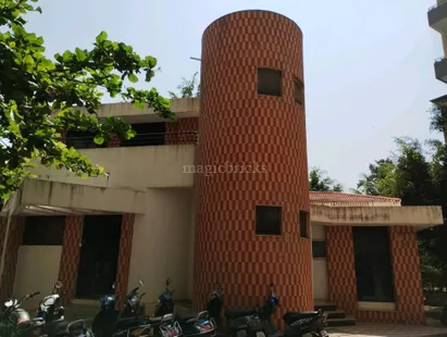 1184 Sq-ft 3 BHK Flat