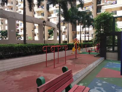 4BHK Multistorey Apartment for Rent in Gaur Atulyam at Omicron 1 - Photo 1