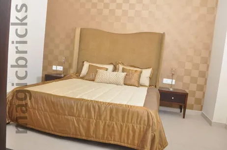 2000 Sq-ft 3 BHK Flat