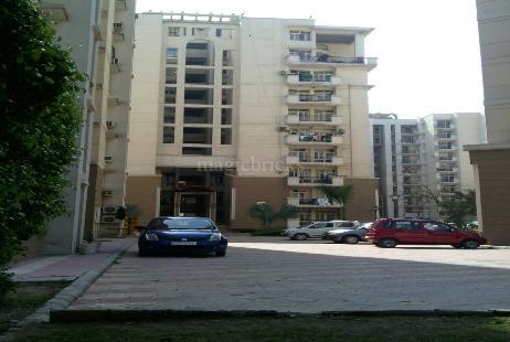 4BHK Builder Floor Apartment for Resale in Purvanchal Silver City 2 at Phi 2