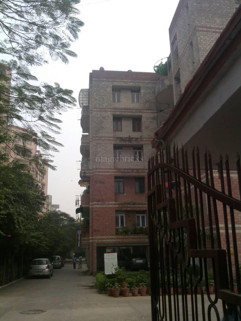 Buy 3 BHK Flat/Apartment in Kamakshi Apartment Sector 6 Dwarka, New