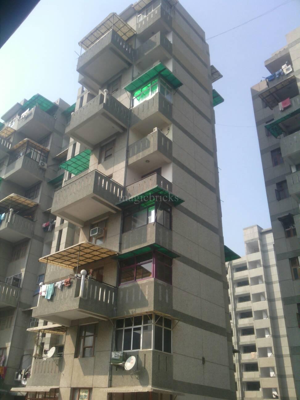 Buy 4 BHK Flat/Apartment in Dhauladhar Apartments Dwarka, New Delhi