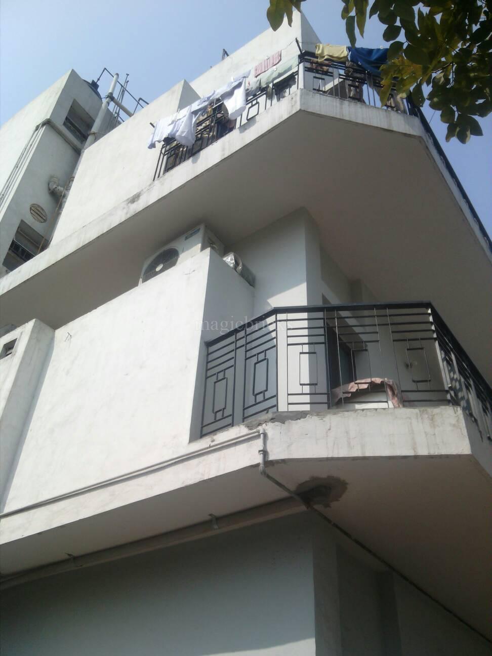 Buy 3 BHK Flat/Apartment in DDA Aravali Apartments Alaknanda , New