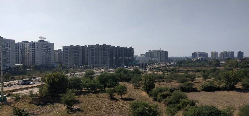 Page 8 - Resale Flats in Vaishnodevi Circle Ahmedabad - 450+