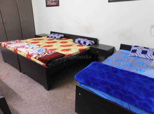 2 Best Student Hostels in Kailashpuri Road, New Delhi: Student Hostels ...