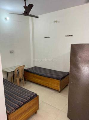 28 Pg In Satya Niketan, New Delhi - Boys & Girls Paying Guest In Satya 