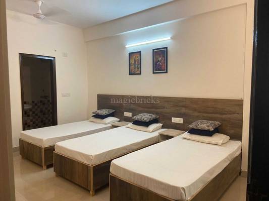 98 PG & Paying Guest near Amity University