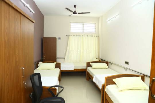 THOZI WOMEN'S HOSTEL TAMBARAM PG/Hostels in Tambaram Sanatoruim,Chennai