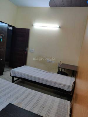 80 PG in Karol Bagh, New Delhi - Boys & Girls Paying Guest in Karol Bagh