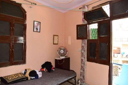 2BHK Builder Floor Apartment for Resale in Shahdara