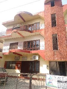 Buy 2 Bhk Builder Floor Apartment In Aliganj Lucknow 1100 Sq Ft Posted By Owner Near Nagar Nigam Office 226024 (click to see all post offices with same pin code) contact address. magicbricks