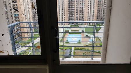 3BHK Multistorey Apartment for Resale in Pan Oasis at Sector 70 3BHK Multistorey Apartment for Resale in Pan Oasis at Sector 70