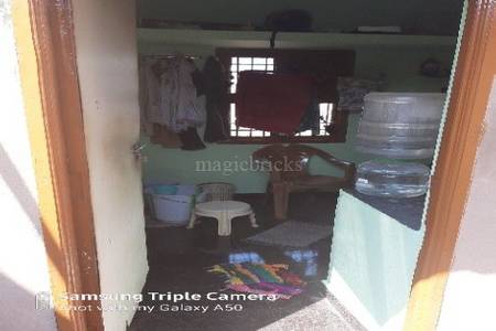 Owner 100 Sq Ft 1 Bhk East Facing Property Residential House For