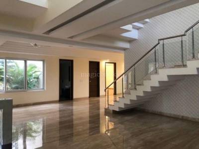 Rent 5 BHK Flat/Apartment in DLF The 