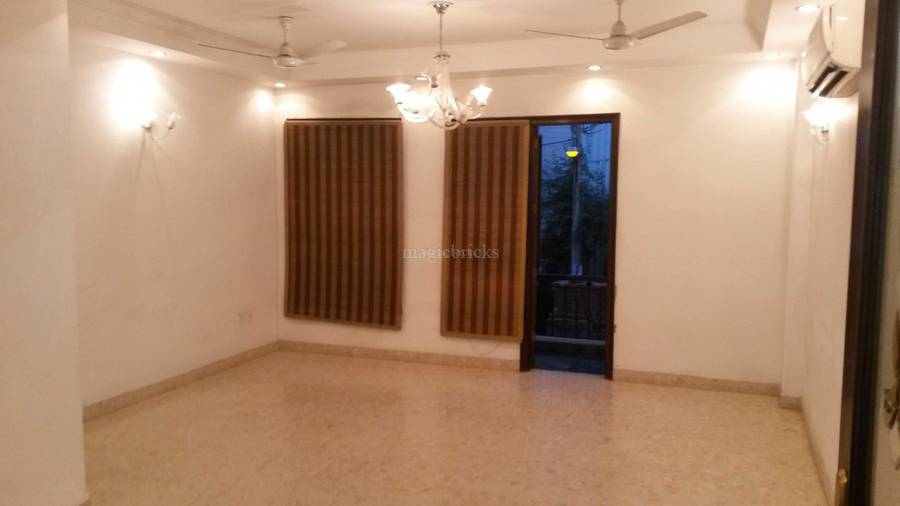 Buy 5 BHK Residential House in Sainik Farm, New Delhi 5000 Sqft