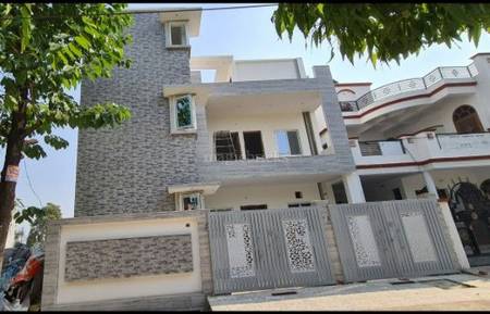 Buy 5 Bhk Villa In Gomti Nagar Villas Gomti Nagar Lucknow 4500 Sq Ft Posted By Owner 100 Mtrs From Old Amity Though the garbage is being collected. magicbricks