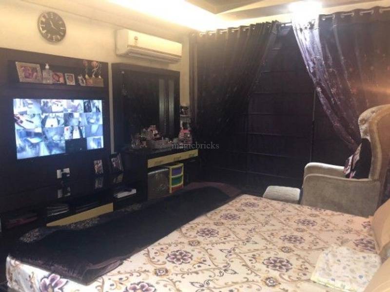 Buy 5 BHK Residential House in Sainik Farm, New Delhi 5000 Sqft The