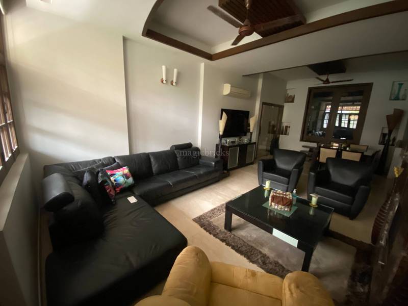 Buy 3 BHK Flat/Apartment in DDA NRI complex GK 4 Alaknanda , New Delhi