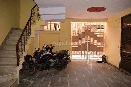 3BHK Builder Floor Apartment for Resale in Mansarovar Park 3BHK Builder Floor Apartment for Resale in Mansarovar Park