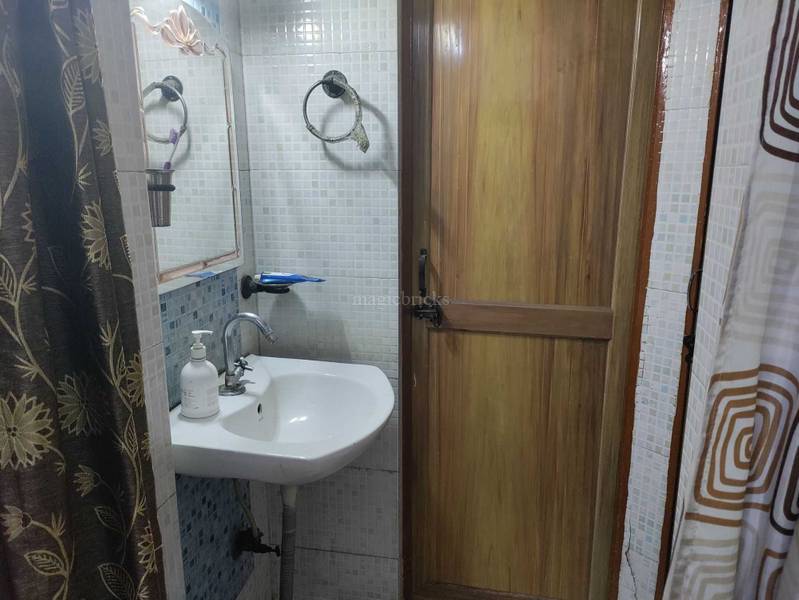 Siddhartha Extension Pocket C in Maharani Bagh, New Delhi Price