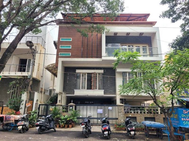 Owner 5 BHK 2400 Sqft Residential House for Sale in BEL Layout