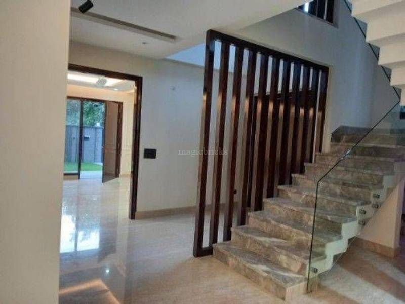 Buy 5 BHK Residential House in Phase 1 DLF, Gurgaon 9300 Sqft cyber city