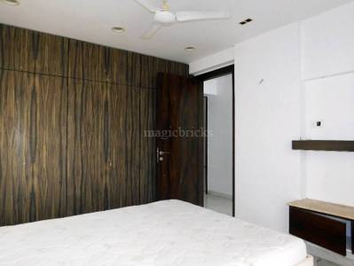 2BHK Multistorey Apartment for Resale in Venus Apartments at Worli 2BHK Multistorey Apartment for Resale in Venus Apartments at Worli