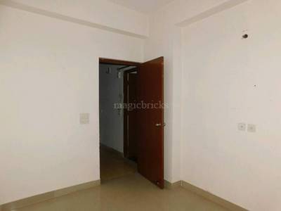 2BHK Multistorey Apartment for Resale in Mahagun Moderne at Sector 78 2BHK Multistorey Apartment for Resale in Mahagun Moderne at Sector 78