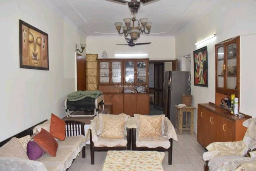 Buy 3 BHK Flat/Apartment in DDA Red MIG Flats Rajouri Garden , New