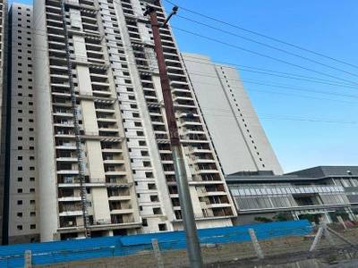 2BHK Multistorey Apartment for Resale in Godrej Woods at Sector 43 2BHK Multistorey Apartment for Resale in Godrej Woods at Sector 43