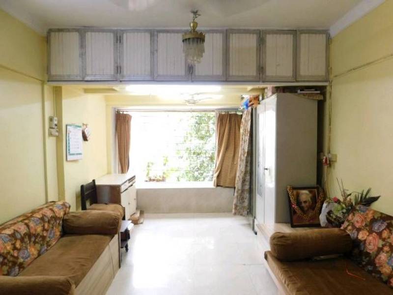 Buy 2 BHK Flat/Apartment in Vile Parle West, Mumbai 700 Sqft