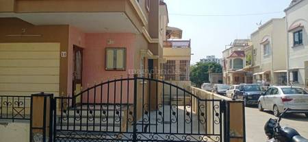 4BHK Residential House for Resale in Sola 4BHK Residential House for Resale in Sola