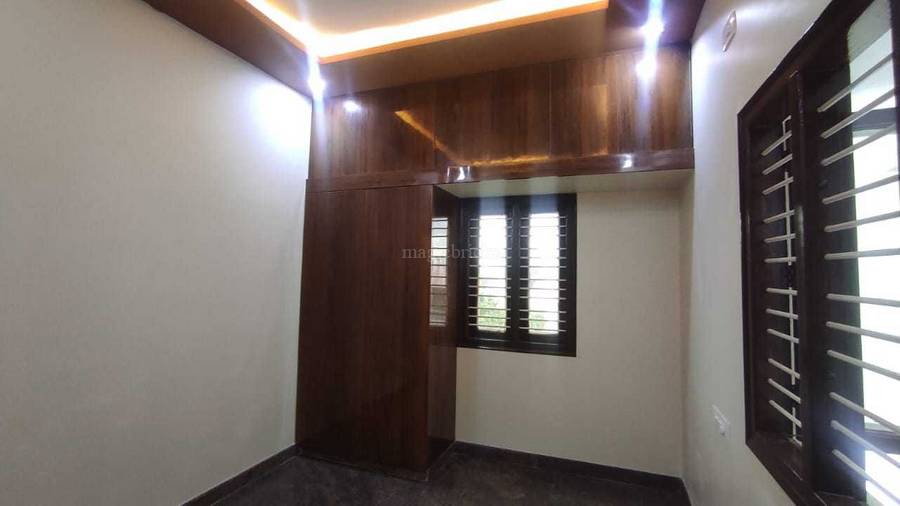 Buy 6 BHK Residential House in Block 6th Sir M Vishweshwaraiah Layout