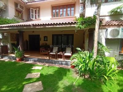 5BHK Residential House for Resale in Thaltej