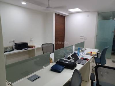 Rent Commercial Office Space in Kalkaji,New Delhi - 1100 Sq-ft | Posted