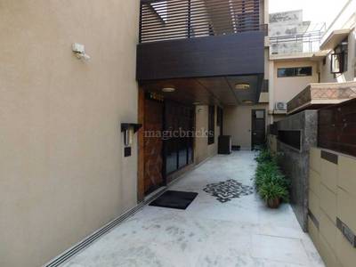 Buy  6 BHK  Villa in  Sector 47   Noida Buy  6 BHK  Villa in  Sector 47   Noida