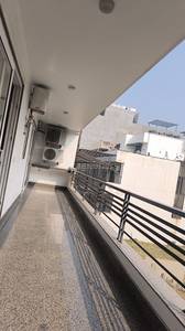 Buy 4 BHK Flat in DLF Phase 2