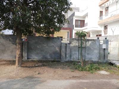 Land / Plot in Sector 105 Noida