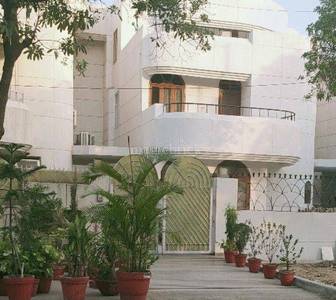 Buy  5 BHK  Villa in  Sector 61   Noida