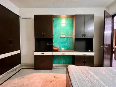 Buy 4 BHK Flat in Dwarka