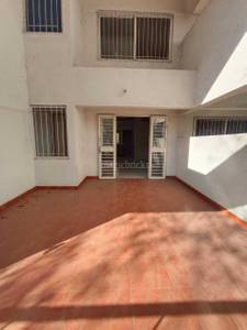 4BHK Multistorey Apartment for Resale in Law College Road 4BHK Multistorey Apartment for Resale in Law College Road