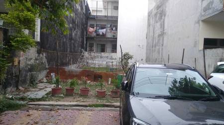Land / Plot in Sector 105 Noida
