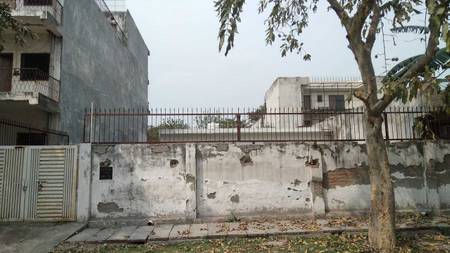 Land / Plot in Sector 70 Noida
