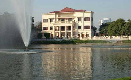 Buy 4 BHK Flat in DLF Phase 5