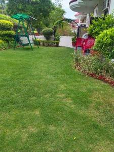 Buy  4 BHK  Villa in  Sainik Farm   New Delhi